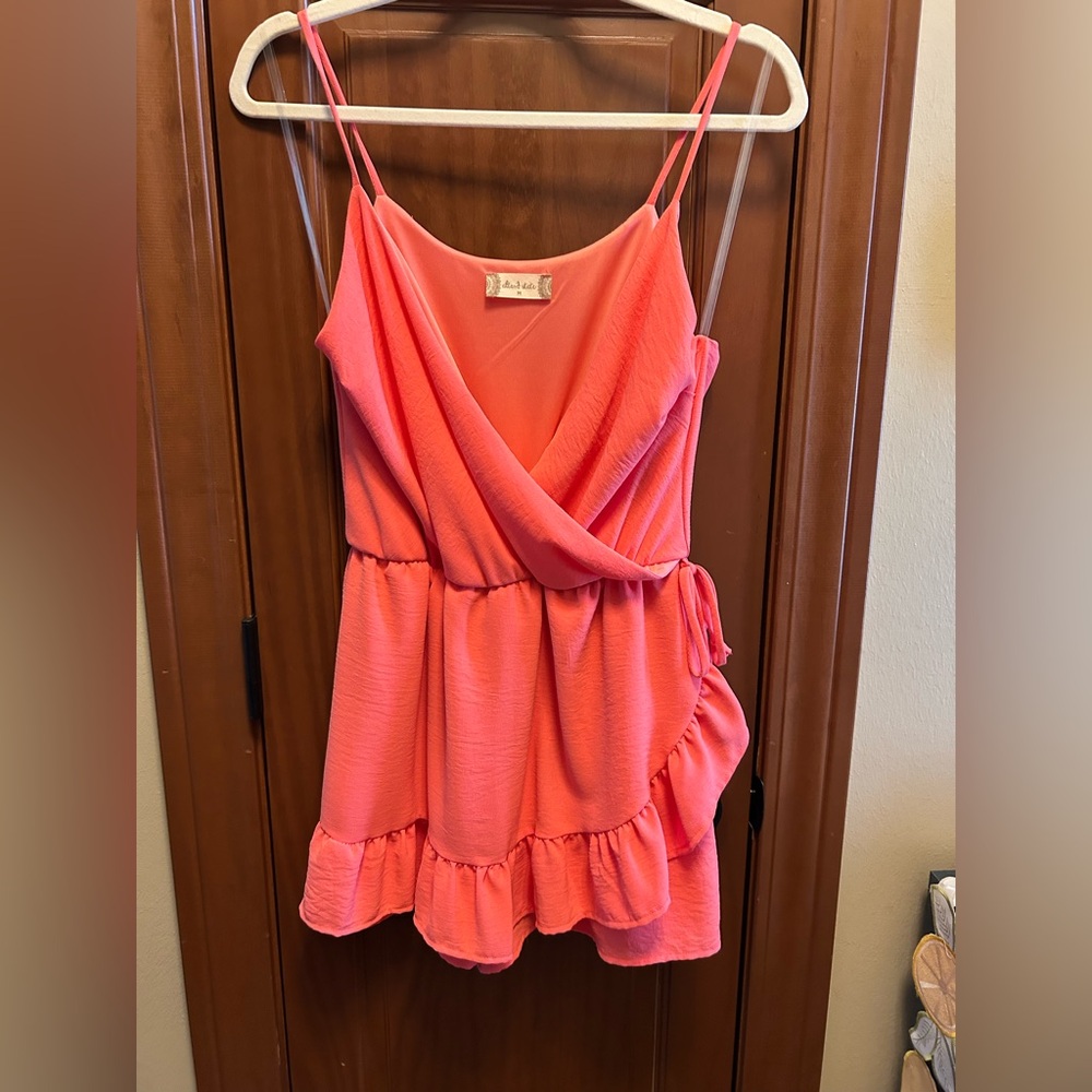 Altered State  Coral Romper Size Medium NWT💗💗